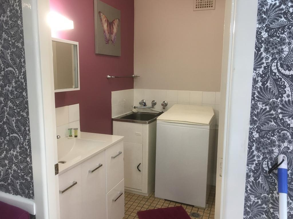 Standard One-Bedroom Apartment Unit 5 - Adults Only
