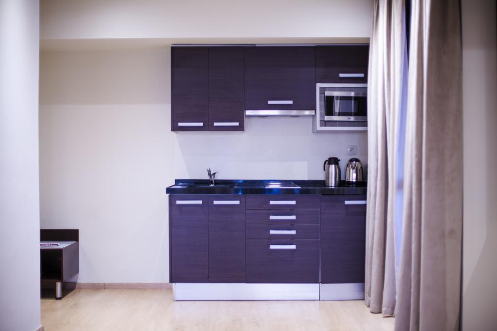 Deluxe Studio