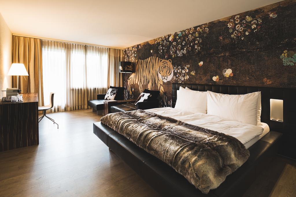 Double Room Boutique