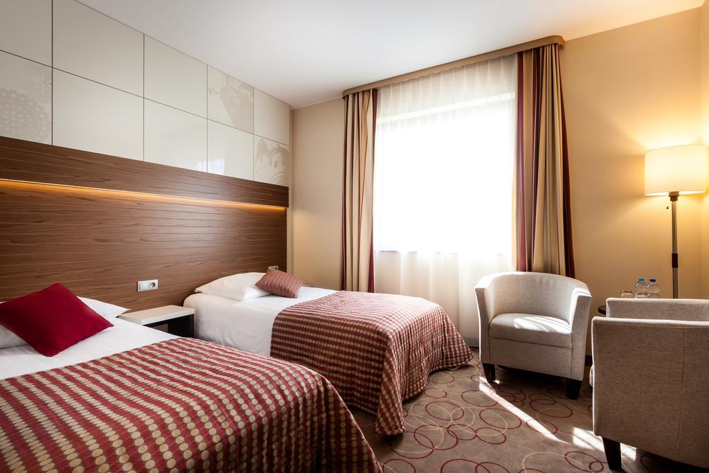 Twin Room,1276966615:JPEG