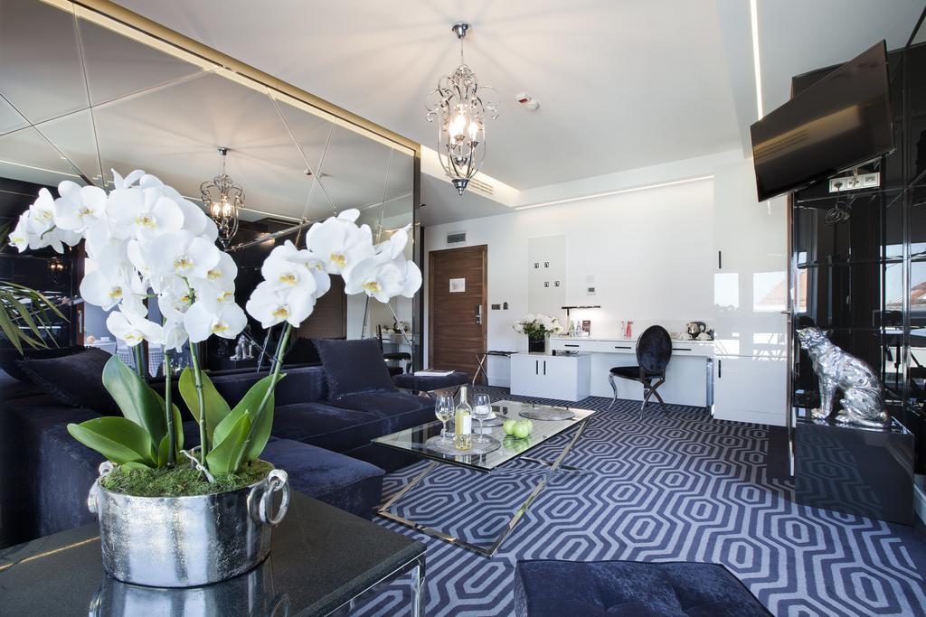Studio Apartment with Sea View