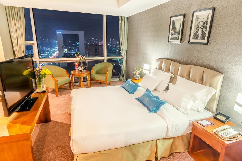 Executive King Room with City View