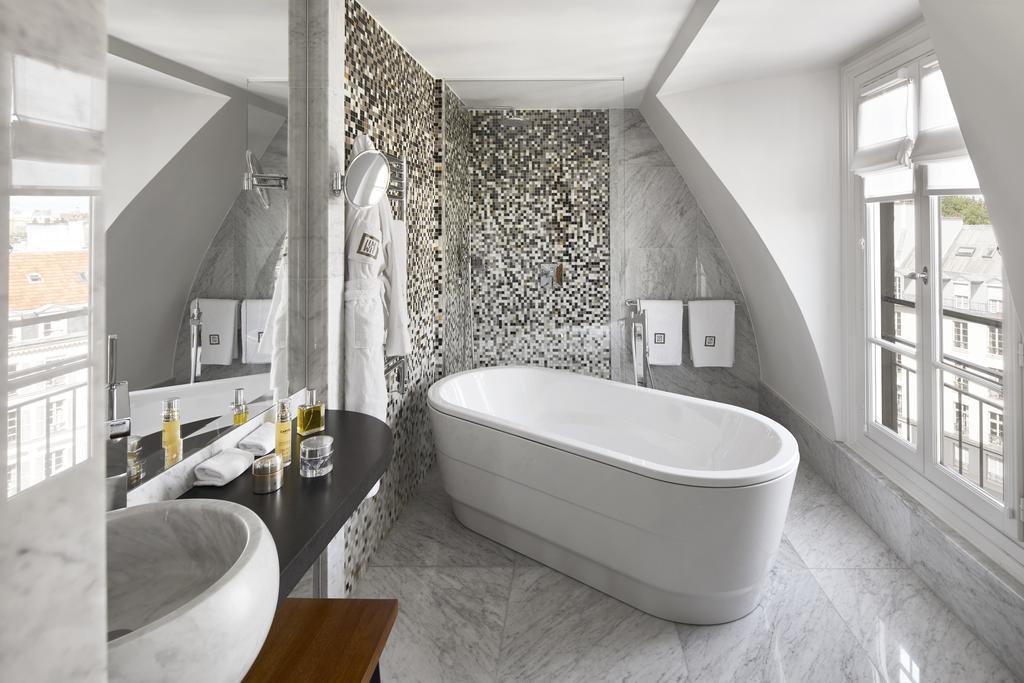 Junior Suite with Free Bottle of Champagne,1742573768:JPEG