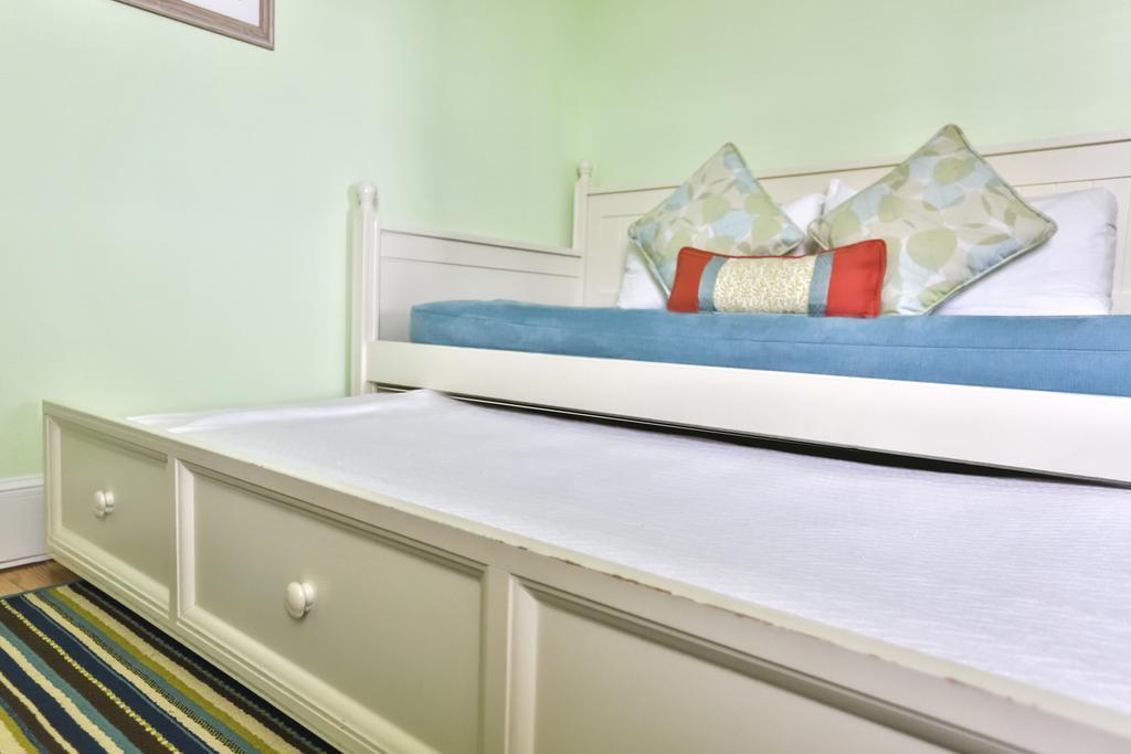 King Room with Trundle Bed