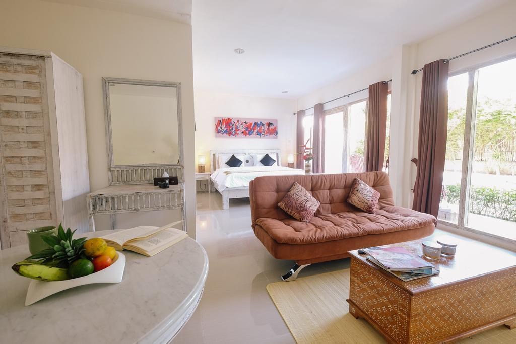 Suite with Pool View