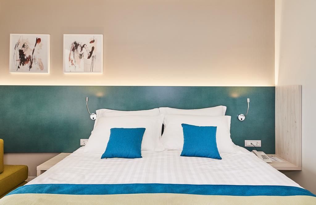 Premium Room with Balcony and Sea View,691420287:JPEG