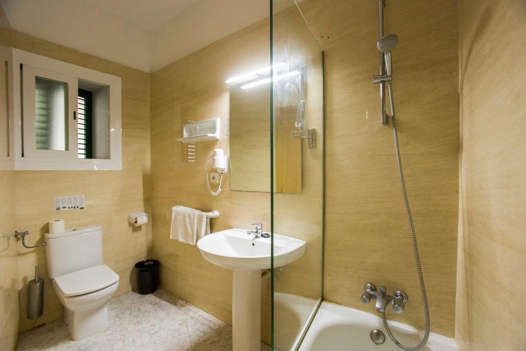 Standard Double or Twin Room Sea View,701641147:JPEG