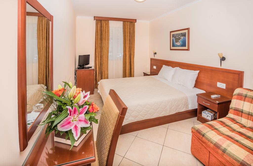 Chambre Triple – Vue sur Montagne