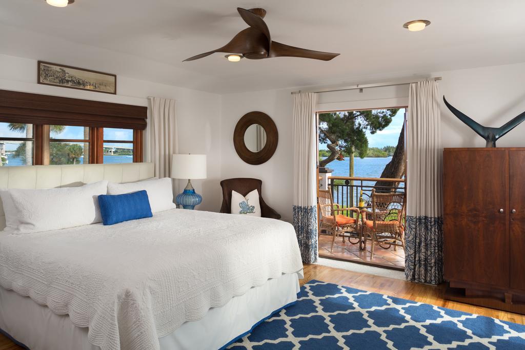 Single Room with Balcony,419678550:JPEG