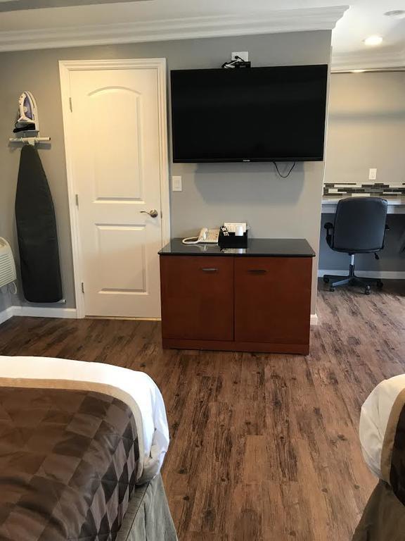 Queen Room Two Queen Beds