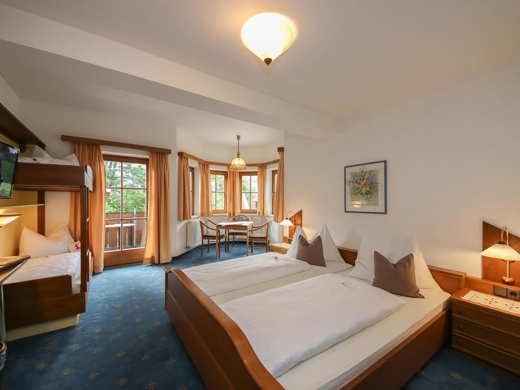 Familienzimmer mit Balkon