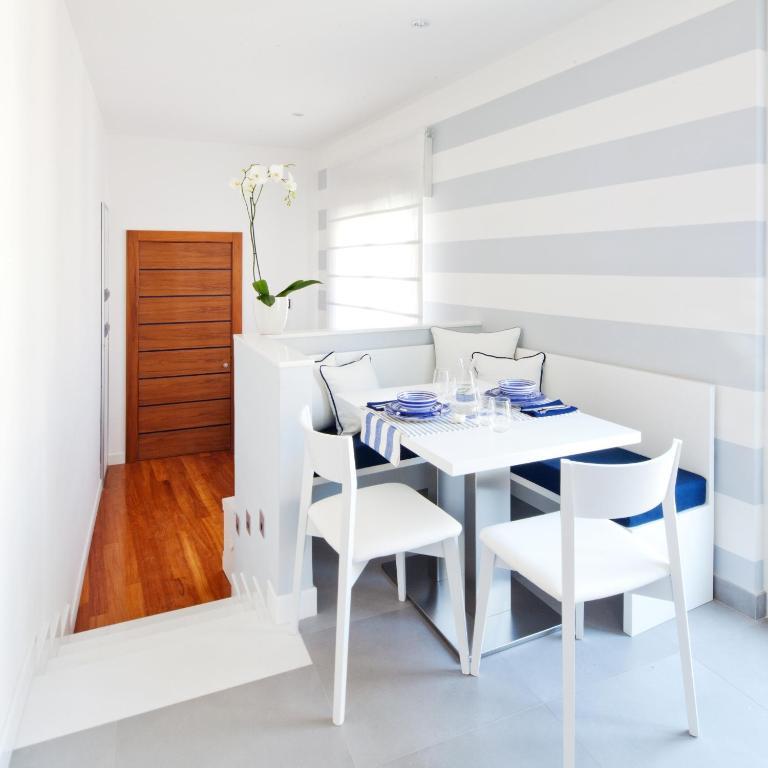One-Bedroom Apartment (4 Adults) with Balcony