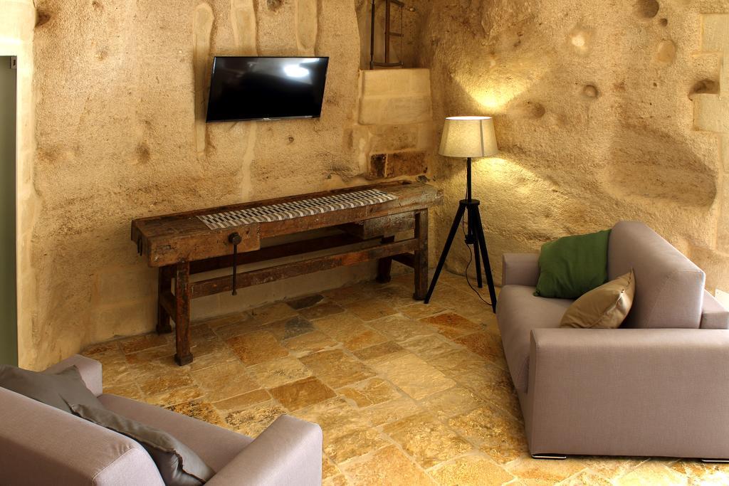 Deluxe Suite - Cave