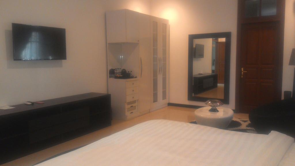 Deluxe Double Room Bath,449517102:JPEG