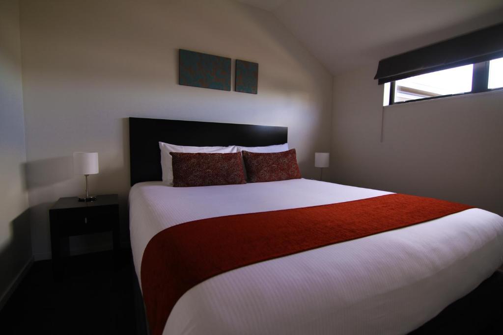 Small Two-Bedroom Suite,42344749:JPEG