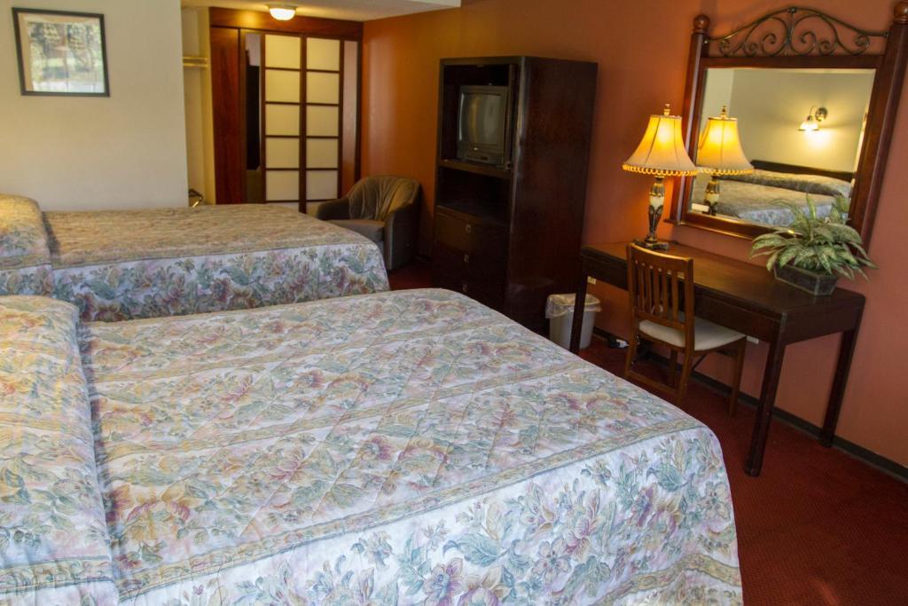 Queen Room with Two Queen Beds