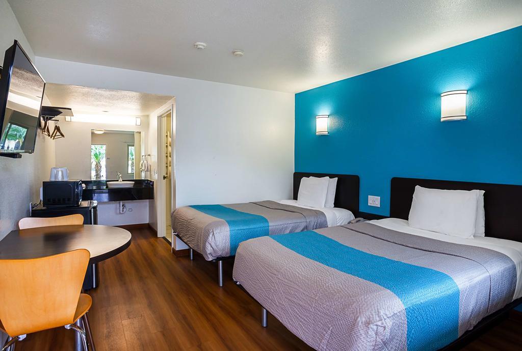 Quadruple Room Non-Smoking