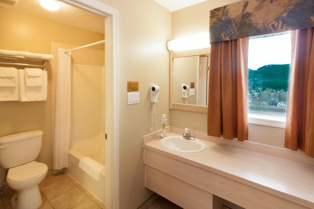 Queen Room - Disability Access