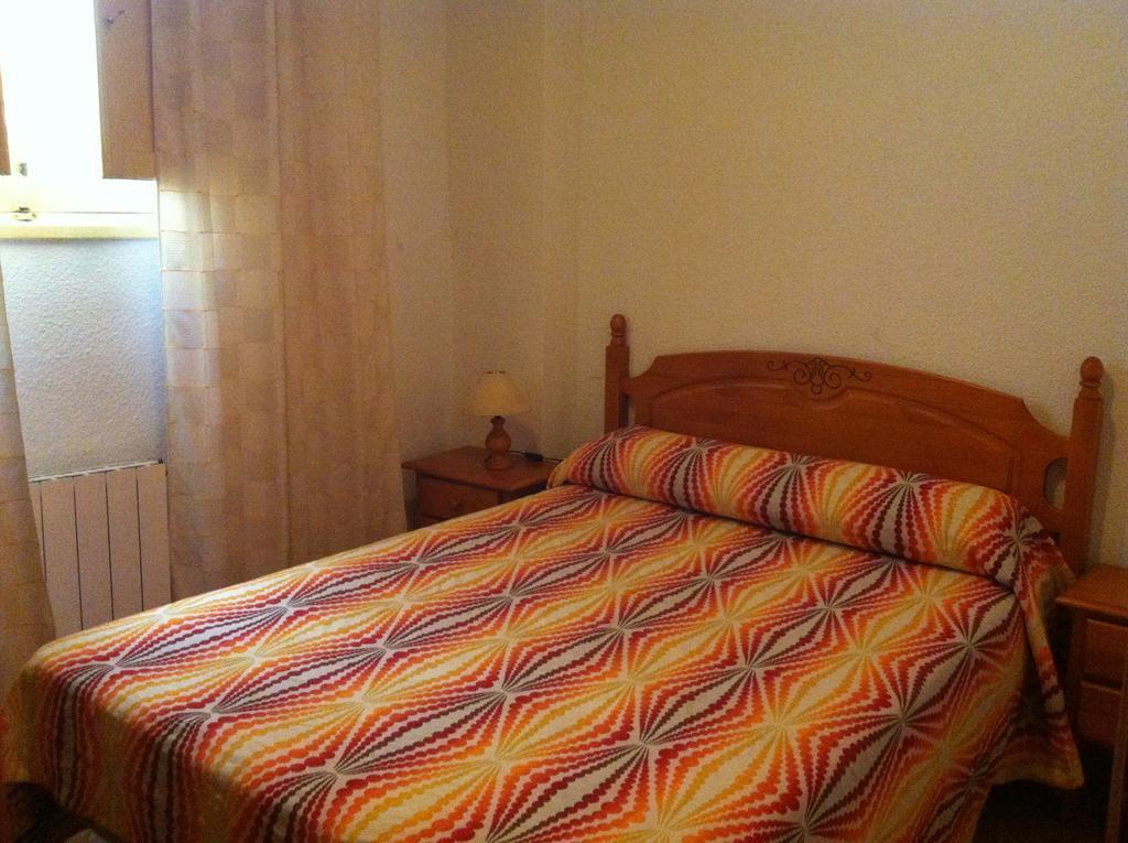 Double Room Extra Bed private bathroom,704831587:JPEG