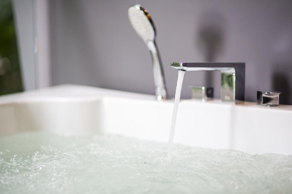 SIS-Double or Twin with Spa Bath