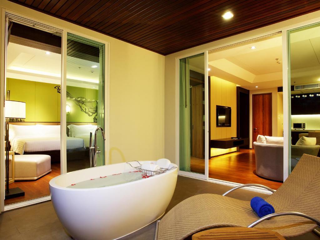 Suite with Pool View