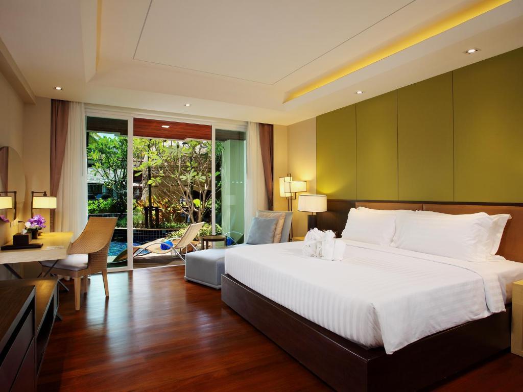 Premier Double Room with Pool Access