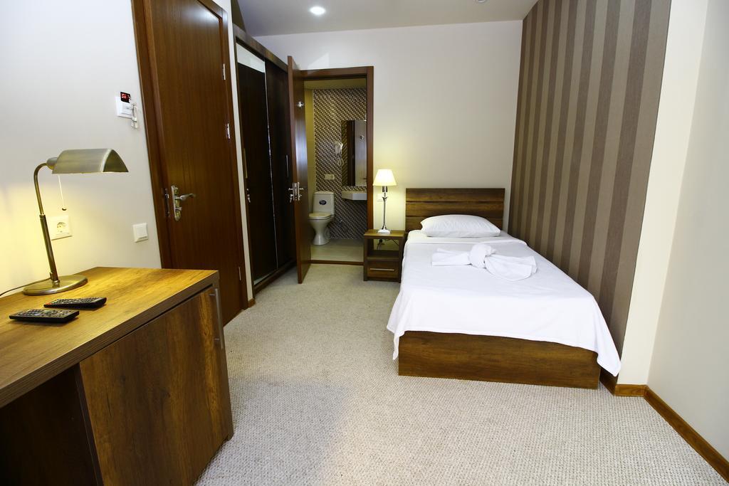Single Room Balcony,525524958:JPEG