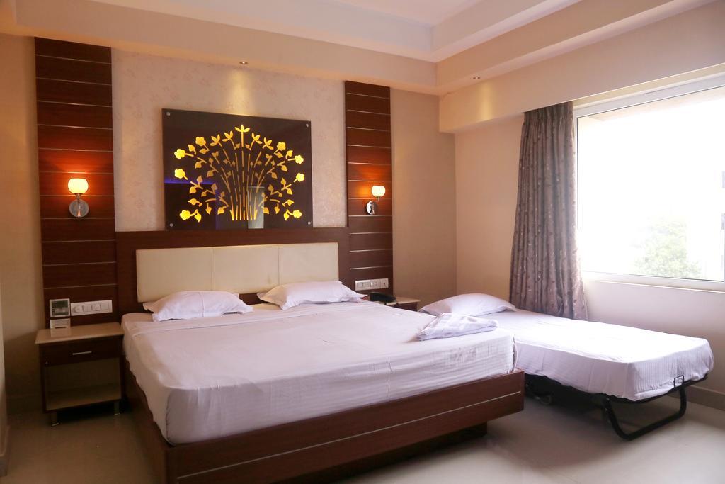 Comfort Triple Room