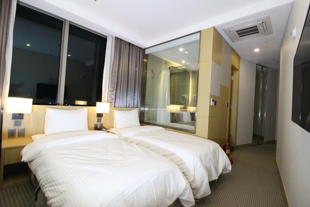 Deluxe Twin Room(Bathtub Random)
