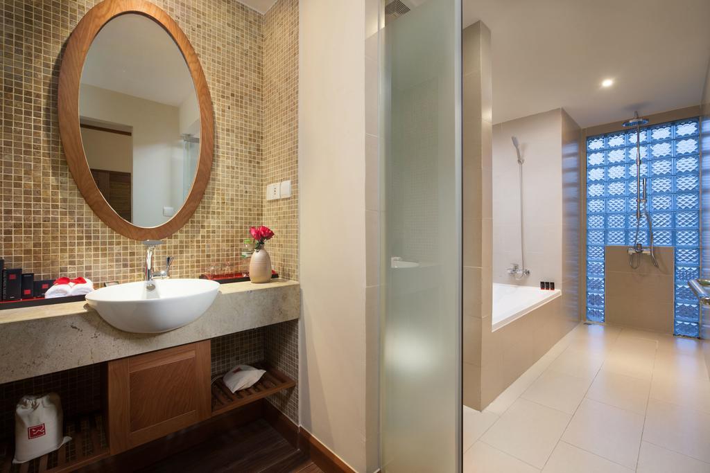 Deluxe Triple Room (3 Singles or 1 Double + 1 Single)