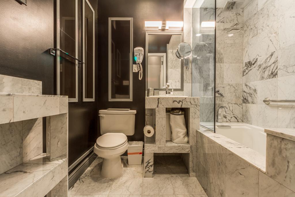 Deluxe Queen Suite with Patio and Kitchenette,434602491:JPEG