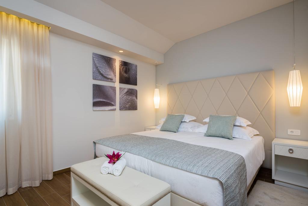 Deluxe Double or Twin Room with City View,434754873:JPEG