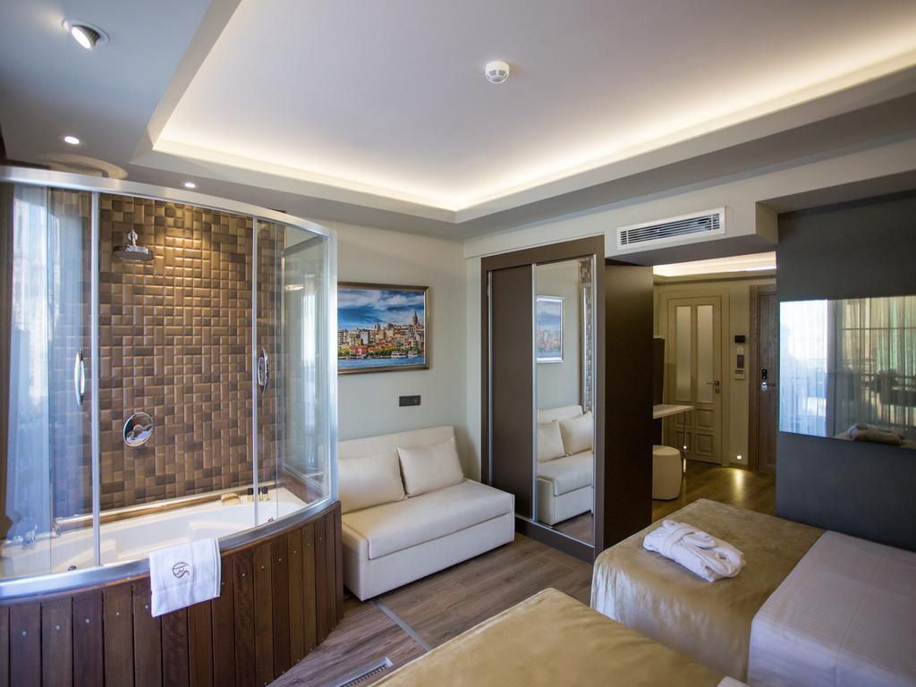 Deluxe Family Suite,799260657:JPEG