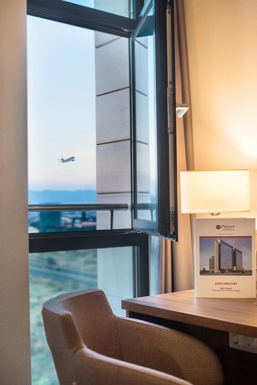 Premier King Room with Complimentary Water, Free WiFi, Free Tea and Coffee Equipment,434917797:JPEG