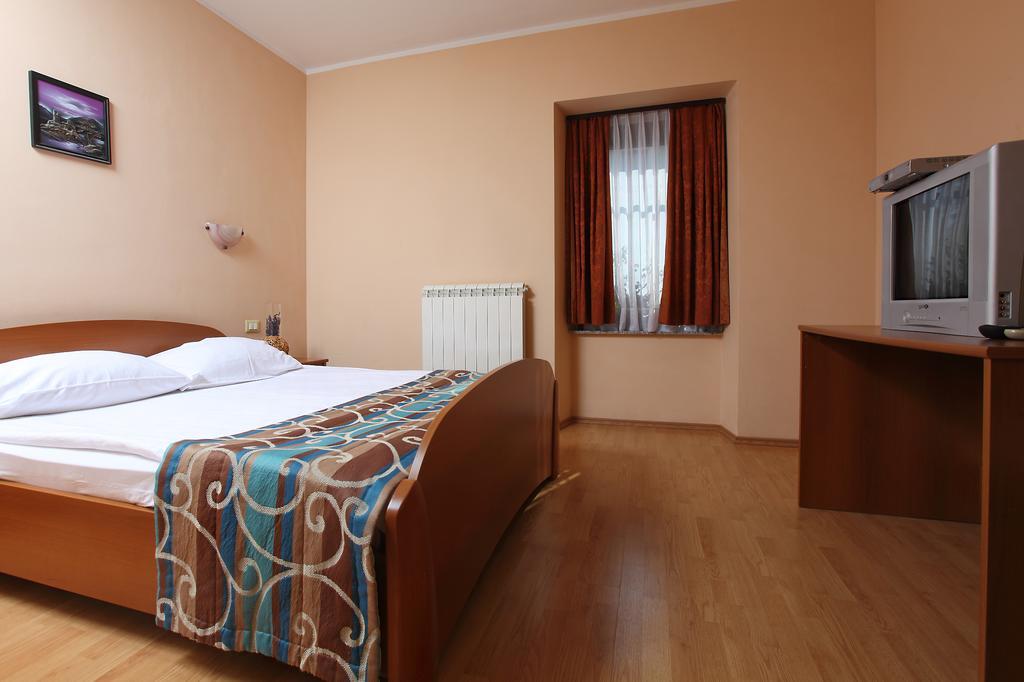 Quadruple Room with Bathroom