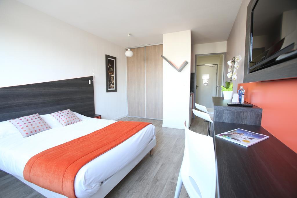 Double Studio (2 Adults)