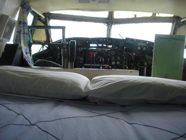Plane cockpit unit