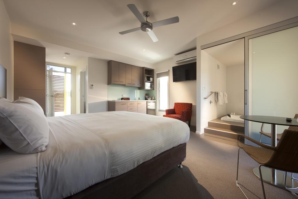 Suite with Spa Bath