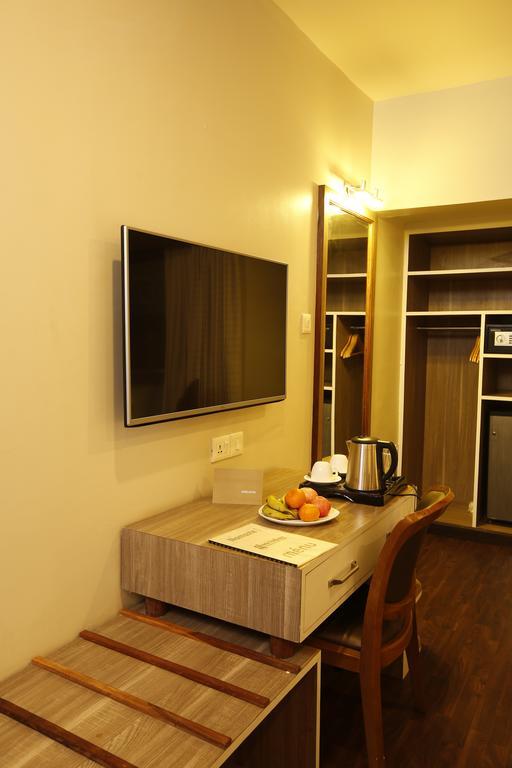 Deluxe Queen Room