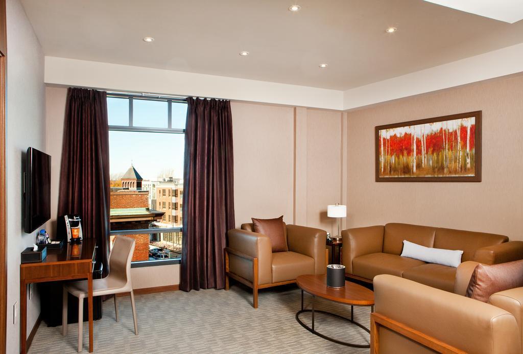 Queen Suite