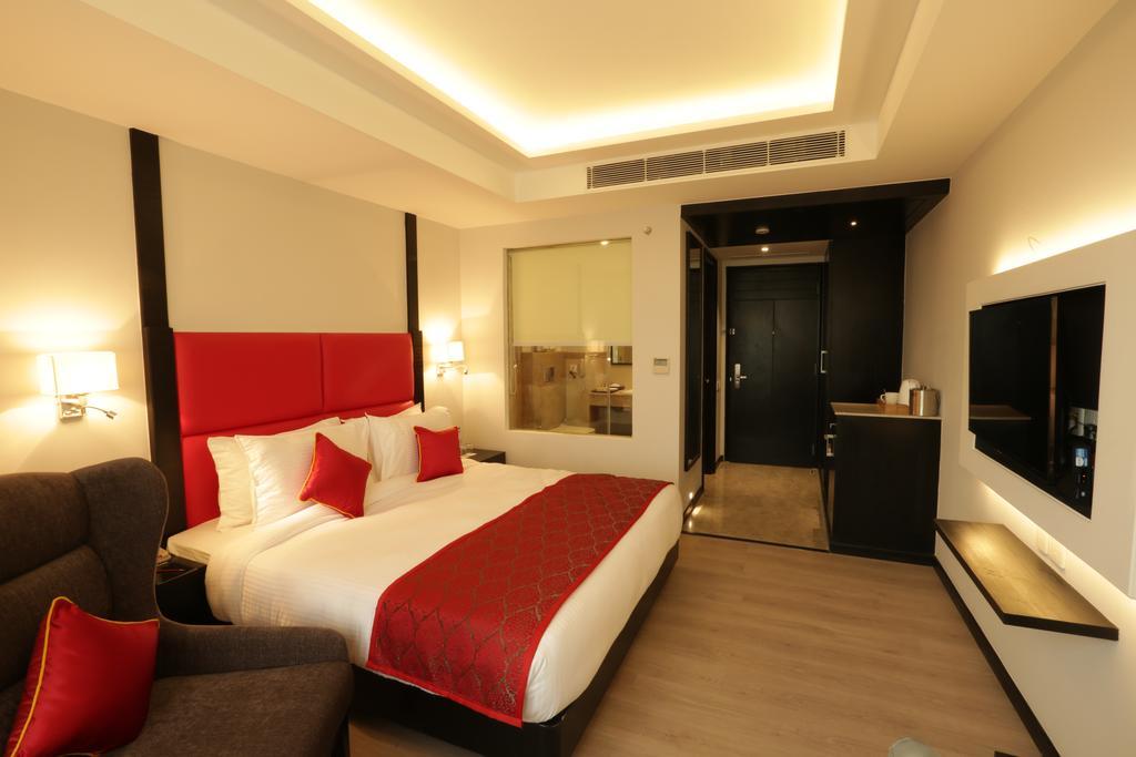Deluxe King Non-Smoking Room - Book & Unlock Exclusive Deals