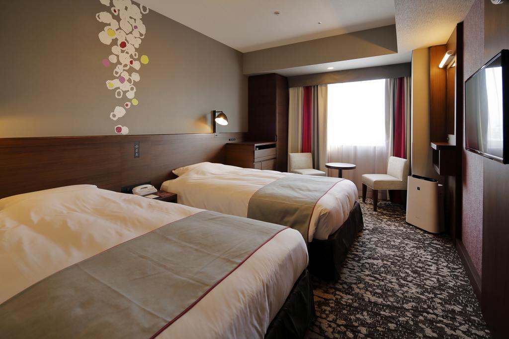 Basic Twin Room for 2 Adult - Non-Smoking