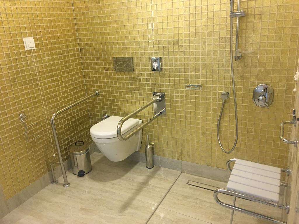 Accessible King Room,435856308:JPEG