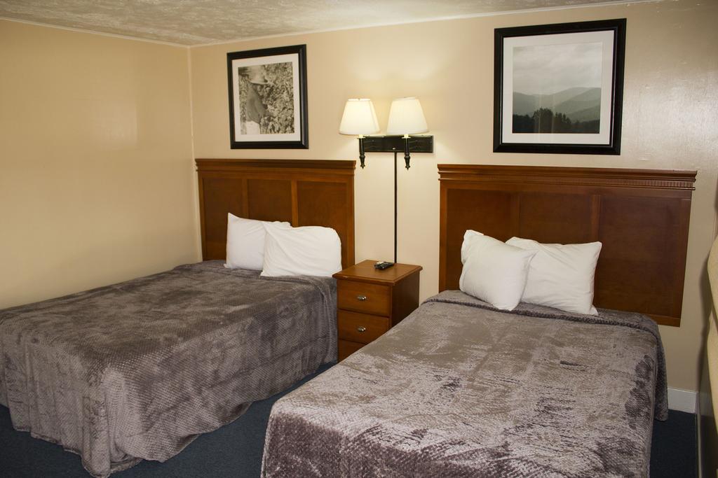 Deluxe Double Room with Shower