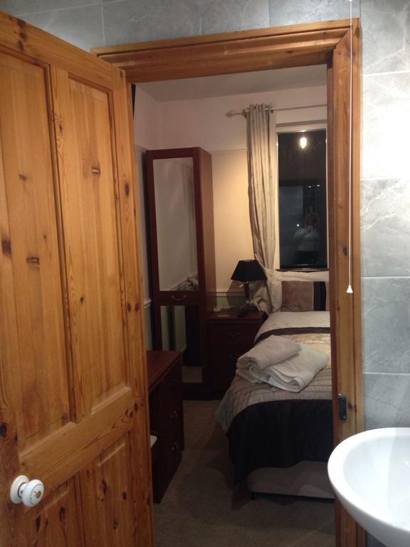 Double Room Private Bathroom