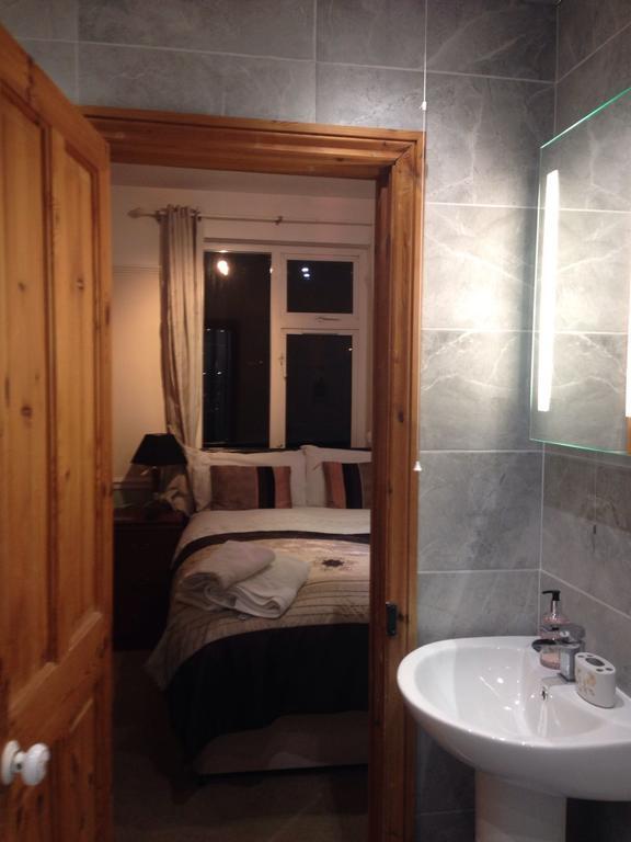 Double Room Private Bathroom