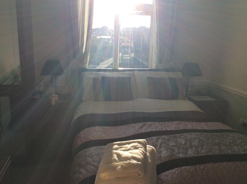 Double Room Private Bathroom