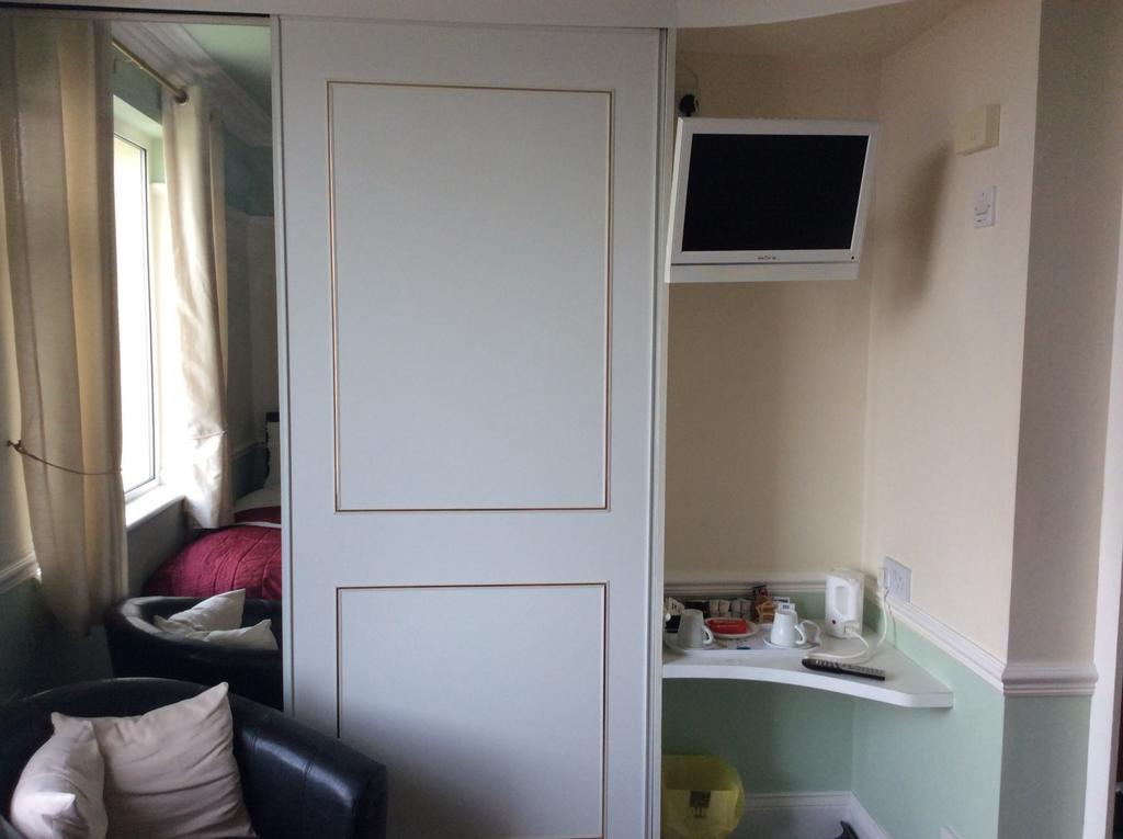 Triple Room Shower