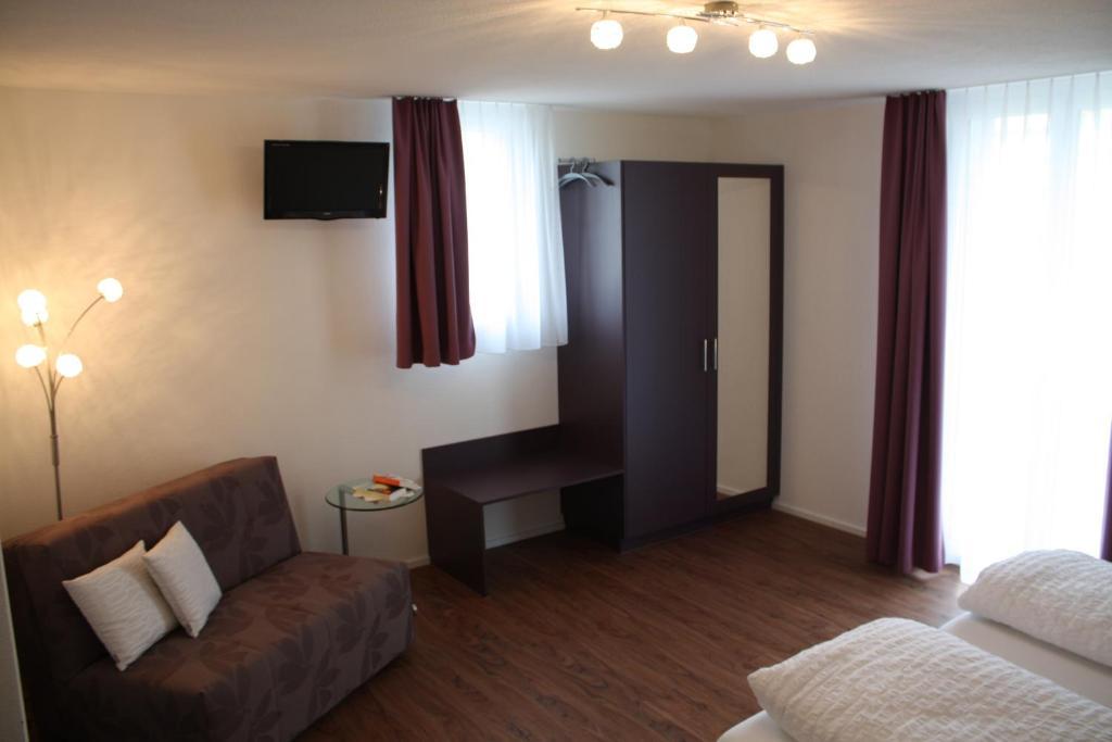 Familienzimmer (2 Erwachsene + 2 Kinder)