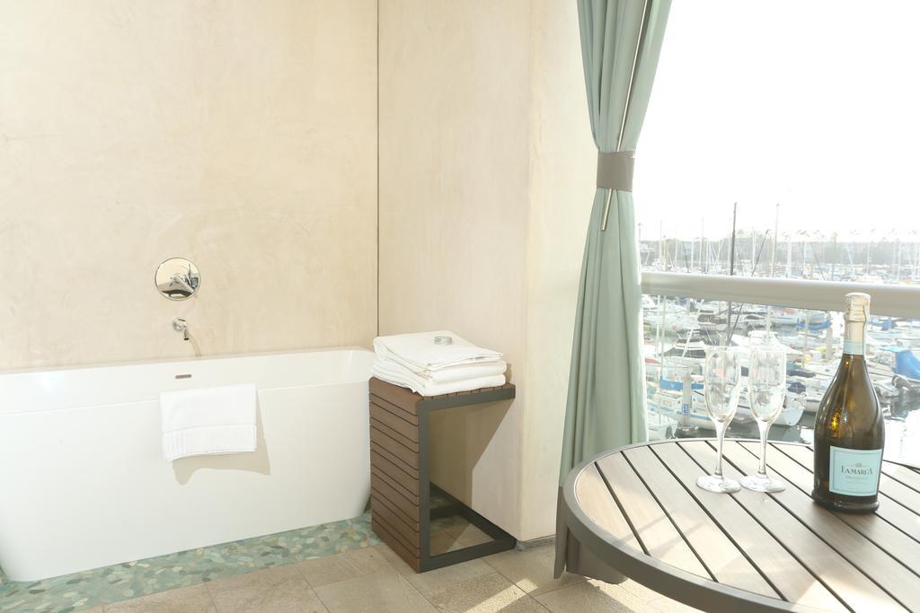 Deluxe King Suite with Ocean View